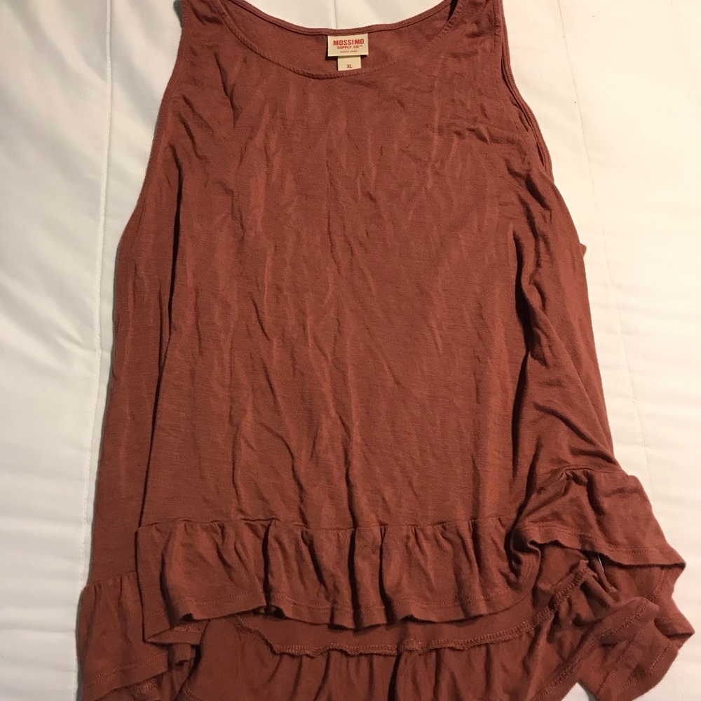 Tank top with ruffled bottom